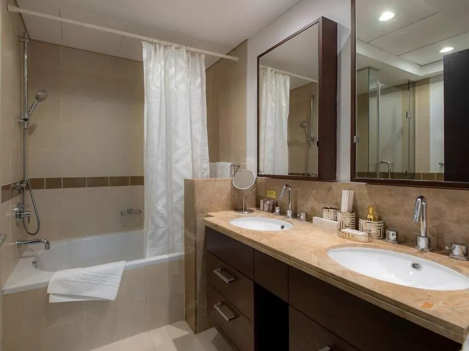 First Class 2Br With Full Burj Khalifa And Fountain View Dubai Daire