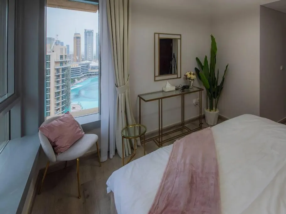 Daire First Class 2Br With Full Burj Khalifa And Fountain View Dubai