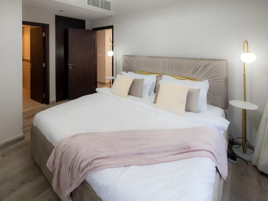 Daire First Class 2Br With Full Burj Khalifa And Fountain View Dubai