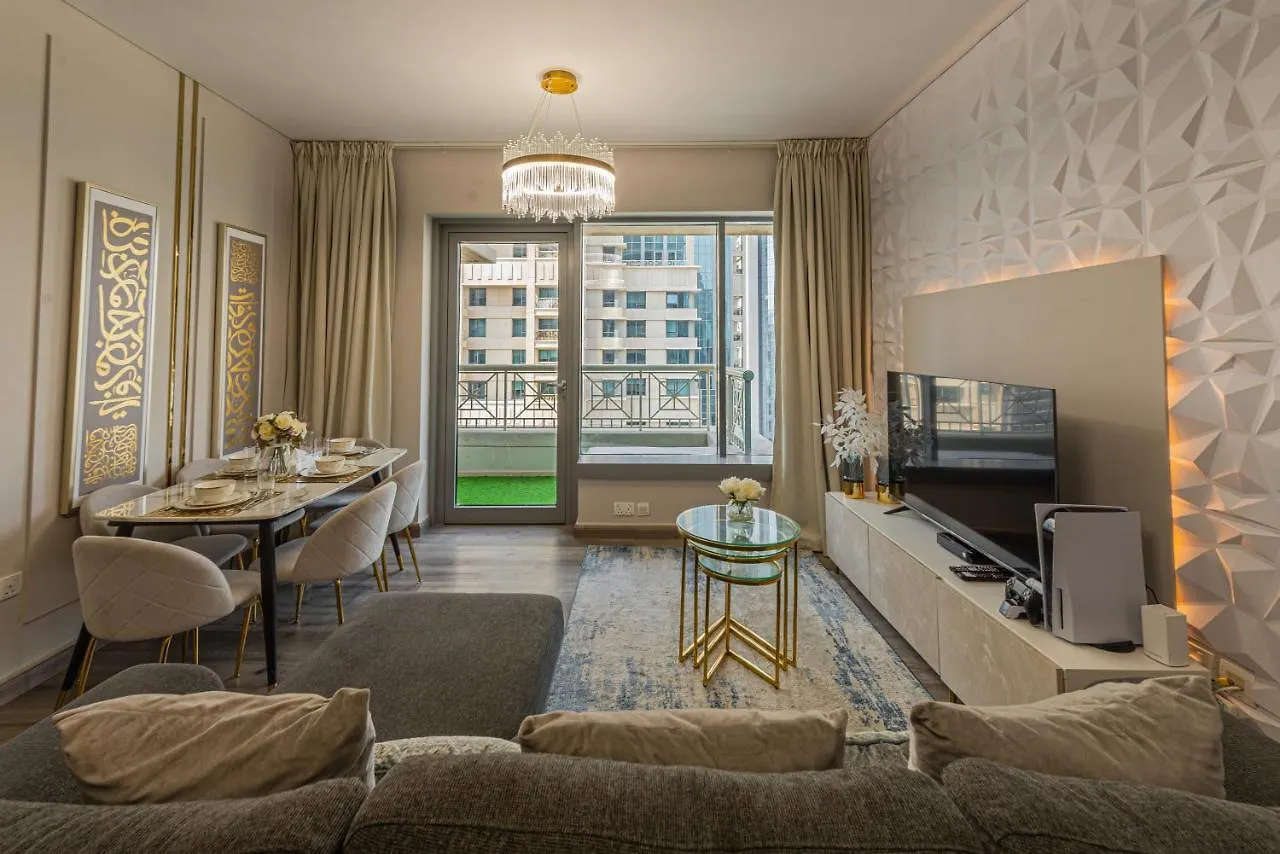Daire First Class 2Br With Full Burj Khalifa And Fountain View Dubai